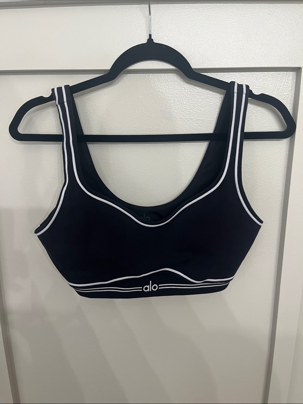 ALO Yoga Black Bra with White Contrast Piping